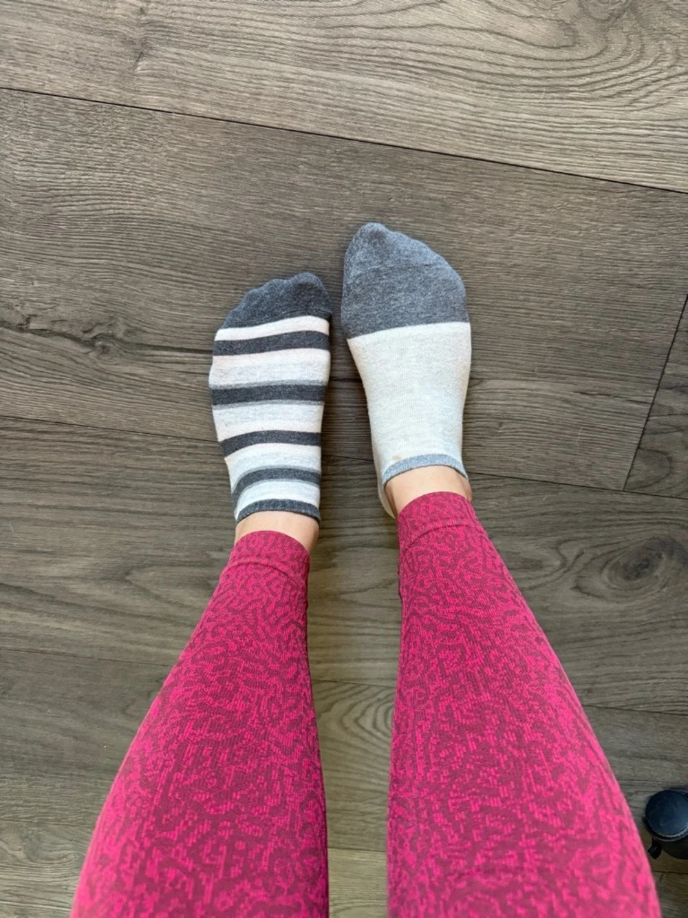 Athleisure Comfy Mismatched Ankle Socks Stripes Gray White Pink Gym